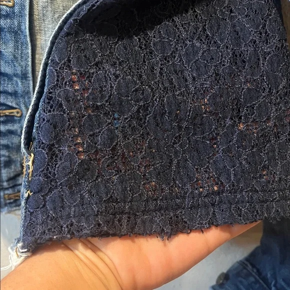 Free People Distressed Cropped Denim Jacket with Lace sides size XS - Picture 5 of 7